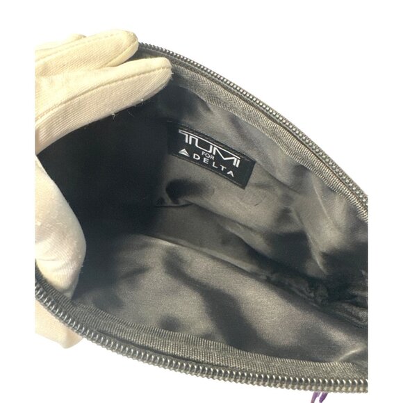 Tumi For Delta Airlines Purple Travel Toiletry Kit Bag With Accessories - Picture 6 of 8